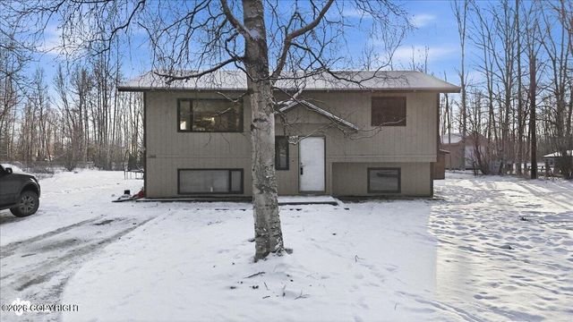 1300 E Holland Avenue, Wasilla, AK 99654