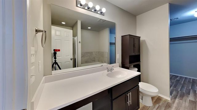 1901 W Autumn Way, Mustang, OK 73064