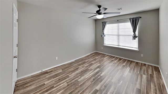 1901 W Autumn Way, Mustang, OK 73064