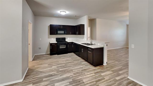 1901 W Autumn Way, Mustang, OK 73064