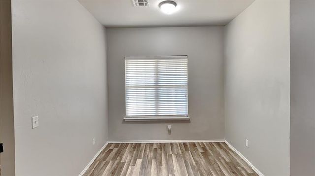 1901 W Autumn Way, Mustang, OK 73064