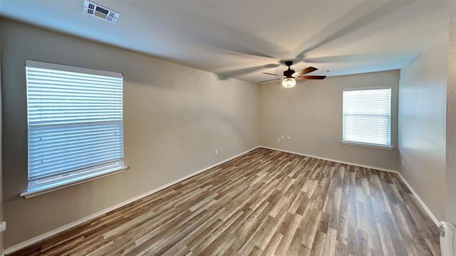 1901 W Autumn Way, Mustang, OK 73064