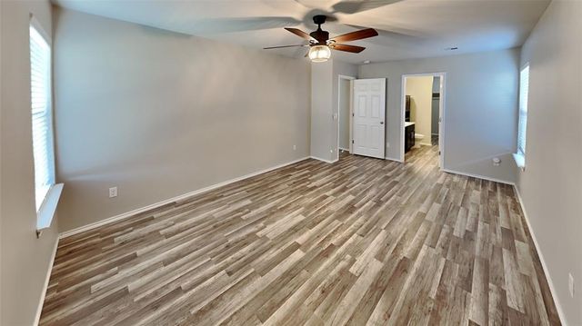 1901 W Autumn Way, Mustang, OK 73064