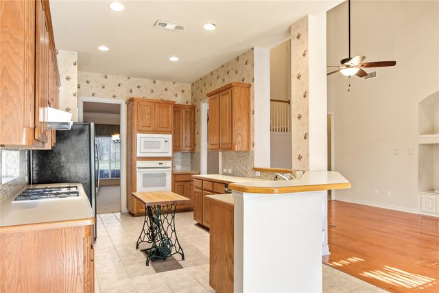 1614 Villa Court, Corinth, TX 76210