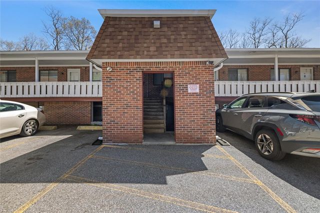 569 Smithfield Road 24, North Providence, RI 02904