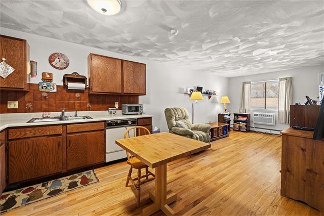 569 Smithfield Road 24, North Providence, RI 02904