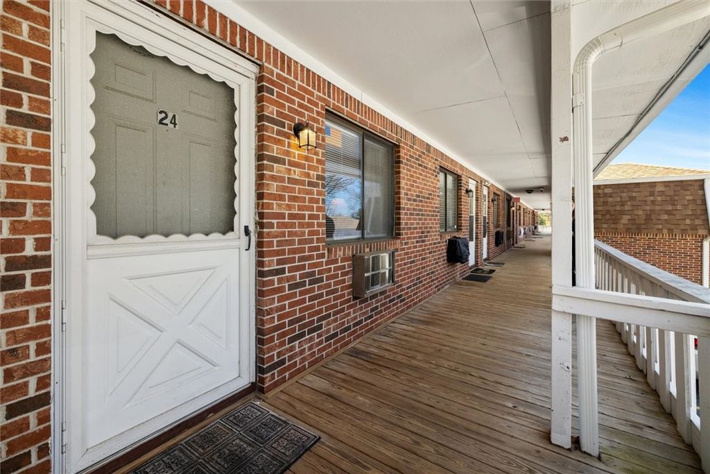 569 Smithfield Road 24, North Providence, RI 02904