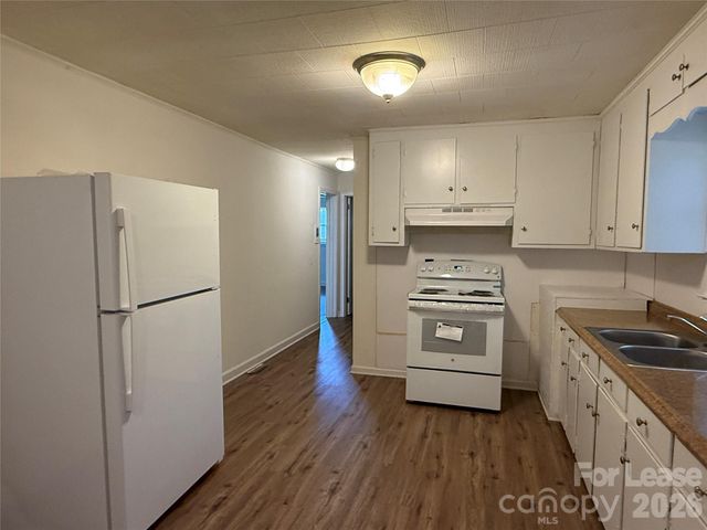6009 Monteith Drive, Charlotte, NC 28213