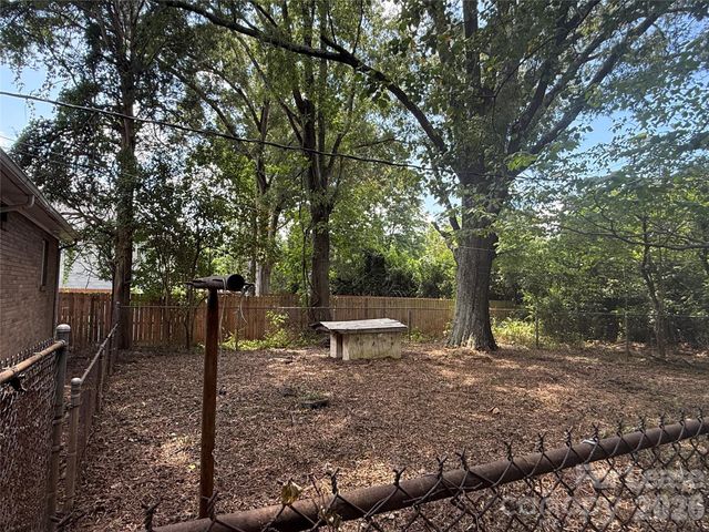 6009 Monteith Drive, Charlotte, NC 28213