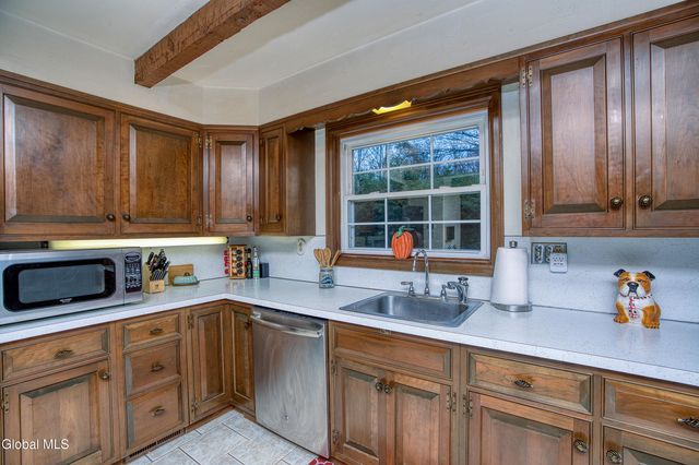 6 Glenkill Road, Brunswick, NY 12180