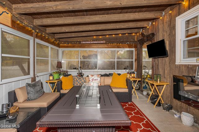 6 Glenkill Road, Brunswick, NY 12180