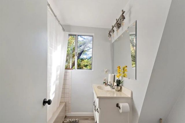 598 Dahlia Drive, Green Valley Lake, CA 92341