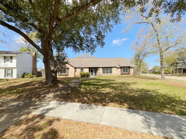 443 Bayou View Drive, El Lago, TX 77586