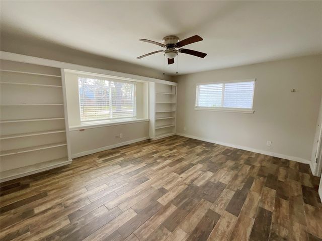 443 Bayou View Drive, El Lago, TX 77586