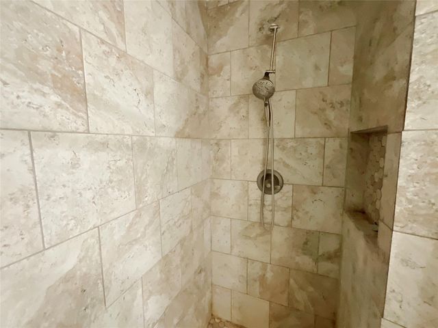 443 Bayou View Drive, El Lago, TX 77586