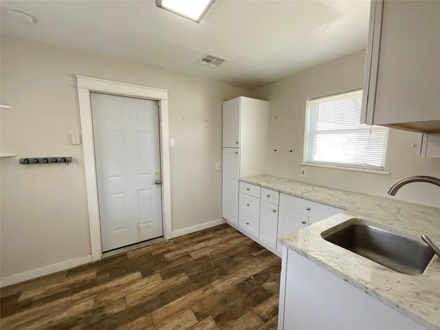 443 Bayou View Drive, El Lago, TX 77586