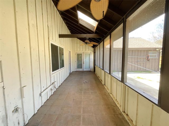 443 Bayou View Drive, El Lago, TX 77586