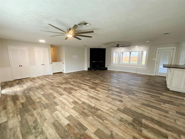 443 Bayou View Drive, El Lago, TX 77586