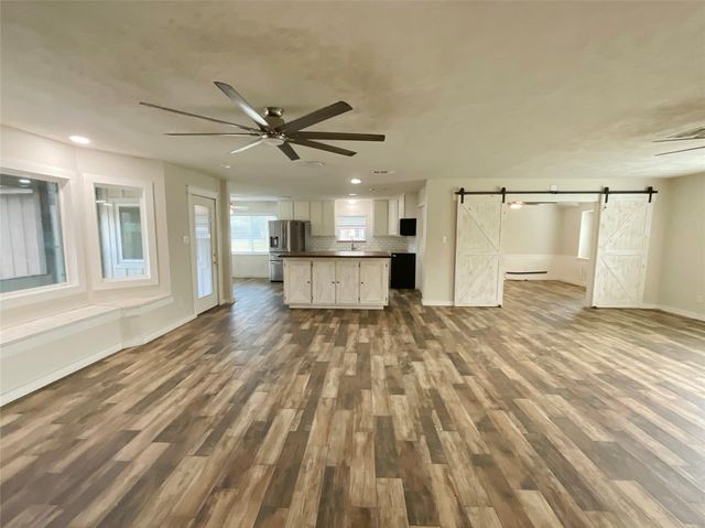 443 Bayou View Drive, El Lago, TX 77586