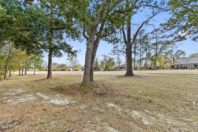 8820 Kailua Place, Diamondhead, MS 39525