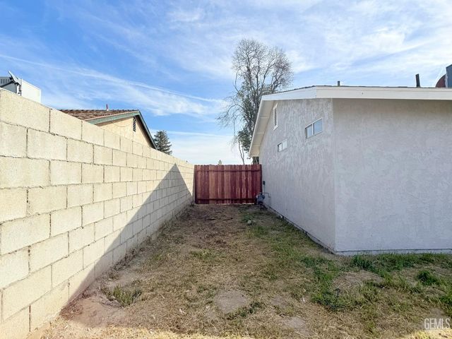 4205 Lantados Street, Bakersfield, CA 93307