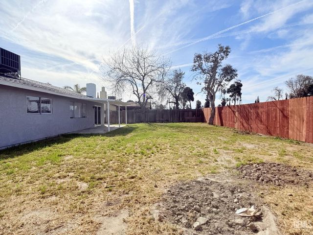 4205 Lantados Street, Bakersfield, CA 93307