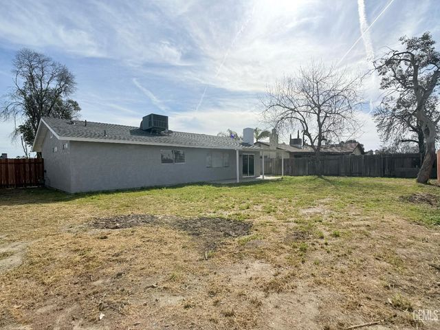 4205 Lantados Street, Bakersfield, CA 93307