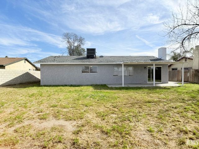 4205 Lantados Street, Bakersfield, CA 93307