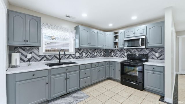 29 E Sunnydale Drive, Huntington, IN 46750