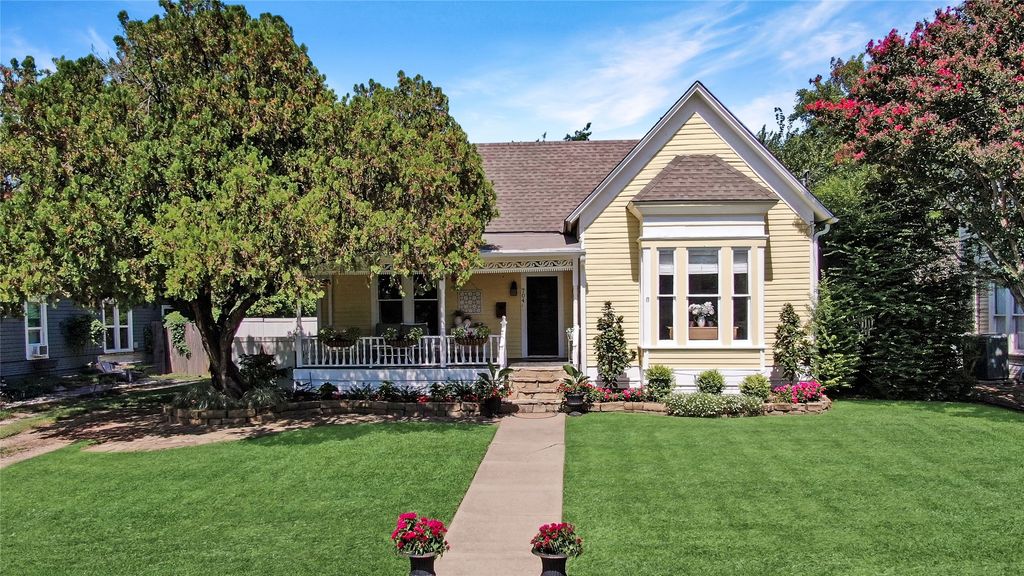 704 Parker Street, Mckinney, TX 75069