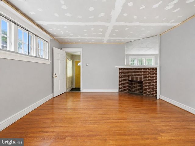 136 E PROVIDENCE RD, Yeadon, PA 19050