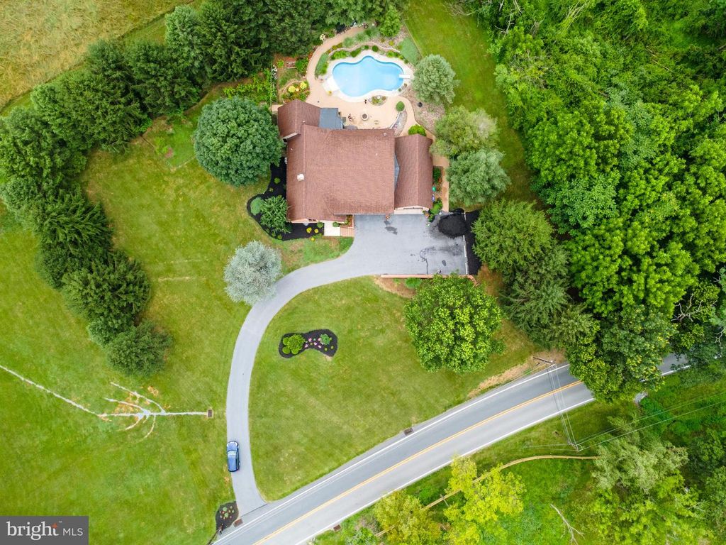 6550 RED TOP RD, Harrisburg, PA 17111