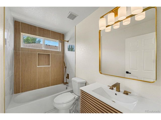 13674 Plaster Cir, Broomfield, CO 80023