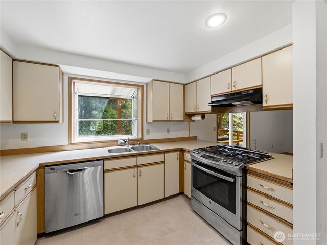 8816 188th Avenue E, Bonney Lake, WA 98391