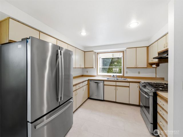 8816 188th Avenue E, Bonney Lake, WA 98391