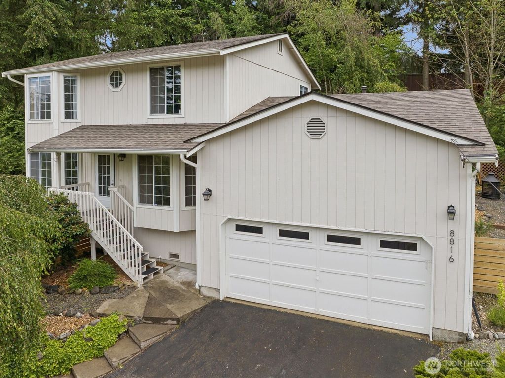 8816 188th Avenue E, Bonney Lake, WA 98391