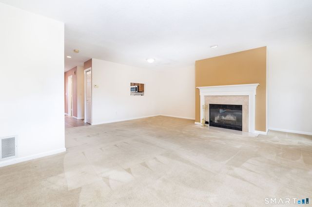 803 Holly Hill Drive 803, Rocky Hill, CT 06067