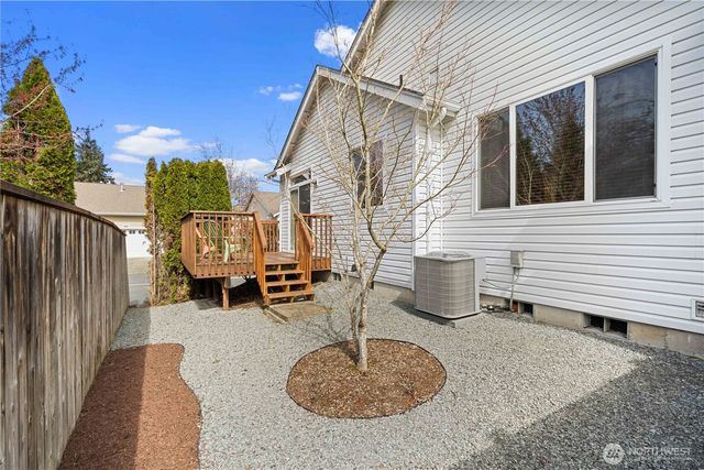 814 10th Street SE, Puyallup, WA 98372