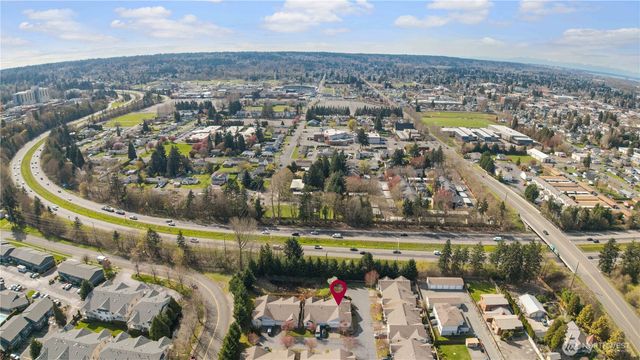 814 10th Street SE, Puyallup, WA 98372