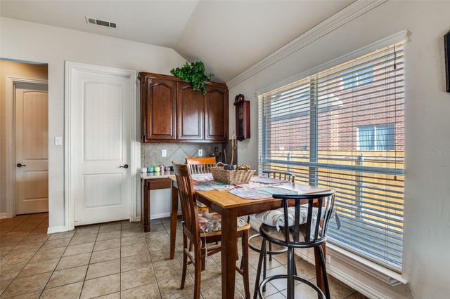 626 Saddlebrook, Desoto, TX 75115