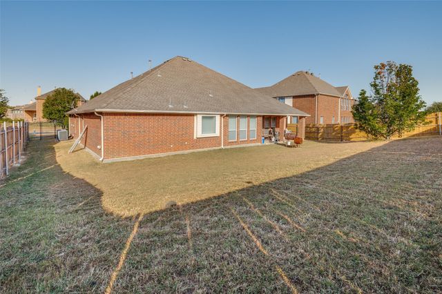 626 Saddlebrook, Desoto, TX 75115