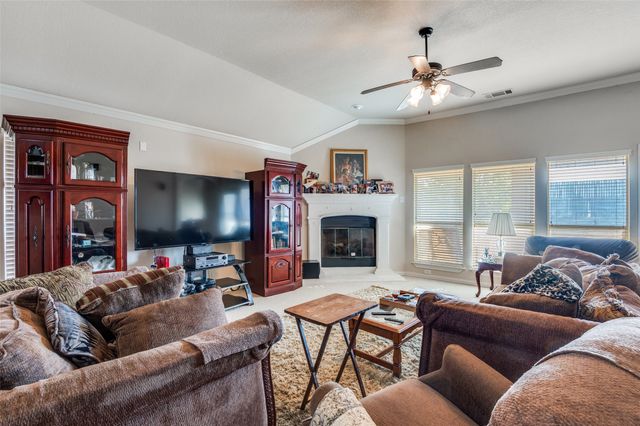 626 Saddlebrook, Desoto, TX 75115