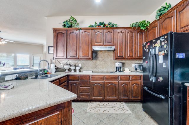 626 Saddlebrook, Desoto, TX 75115