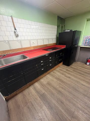 3935 S Kedzie Avenue, Chicago, IL 60632