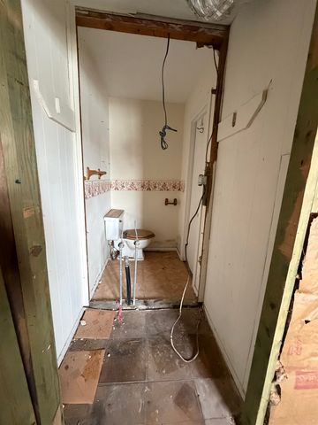 942 Omaha St, Omaha, TX 75571