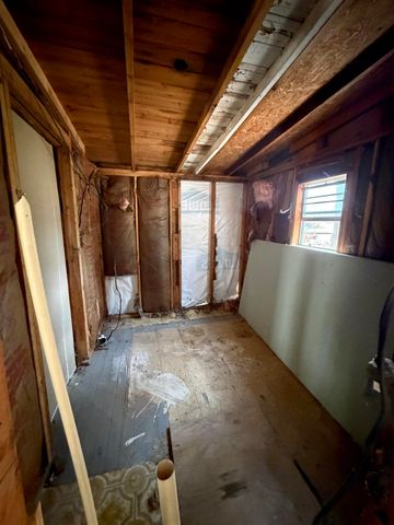 942 Omaha St, Omaha, TX 75571