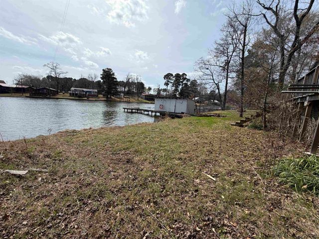 942 Omaha St, Omaha, TX 75571