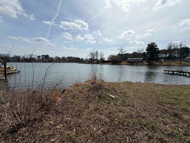 942 Omaha St, Omaha, TX 75571