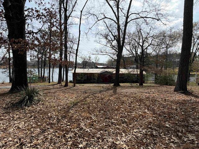 942 Omaha St, Omaha, TX 75571