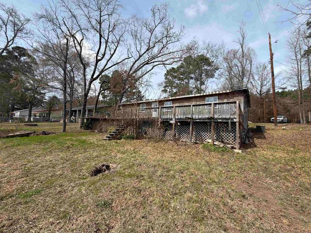 942 Omaha St, Omaha, TX 75571